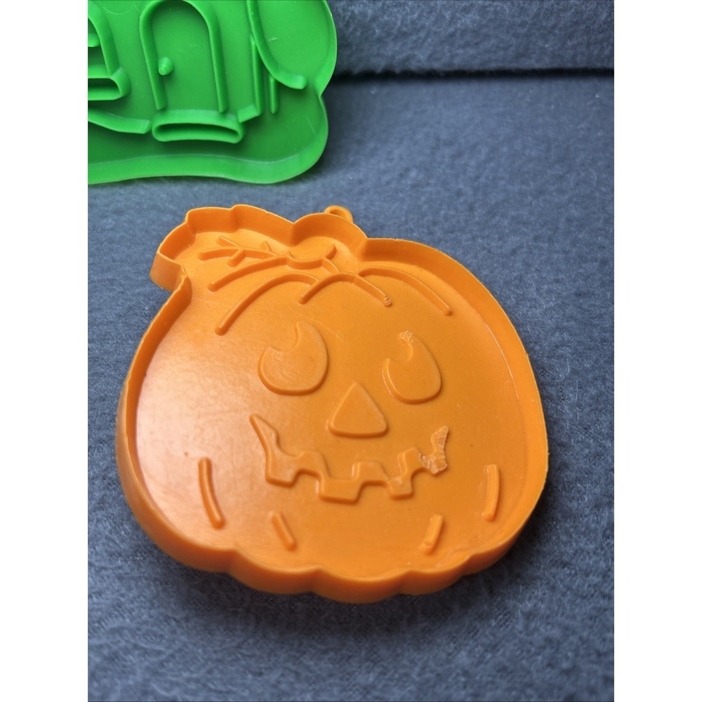 Vintage Halloween Cookie Cutters Wilton & Hallmark Haunted House, Witch, Ghost - Picture 6 of 9